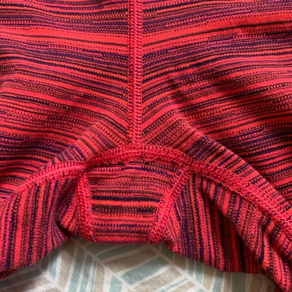 Lululemon Wunder under crops size 4 - Picture 4 of 7
